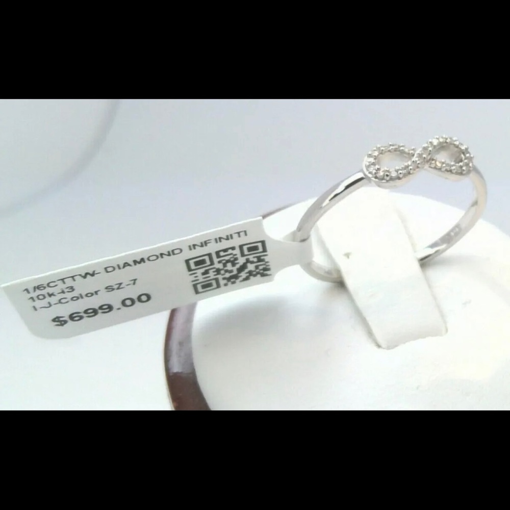 1/6CTTW CT Diamond Infiniti Ring 10K White Gold